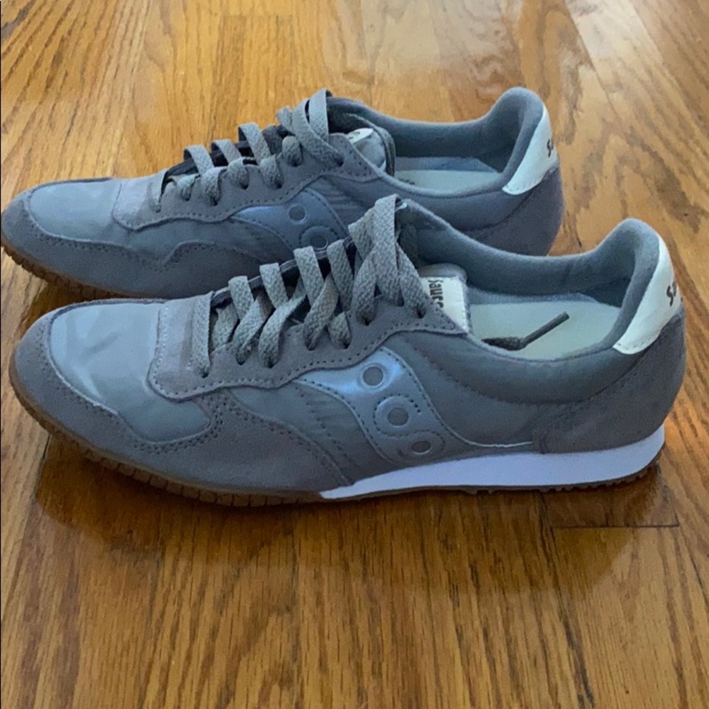 NEW Saucony Running Shoe